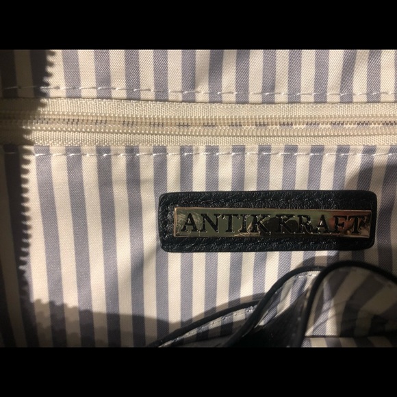 Antikkraft Purse - Picture 3 of 4